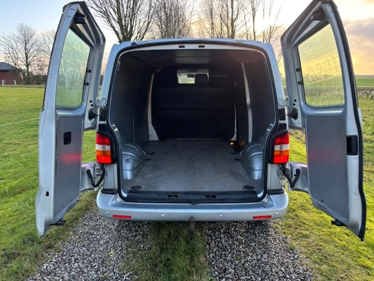 Billede 5 - VW Transporter 2,5 TDi 130 Kassevogn lang 4d Nysyn