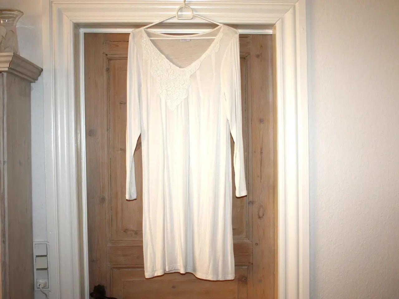 Billede 1 - Bonaparte natkjole brugt som underkjole str. ca 40
