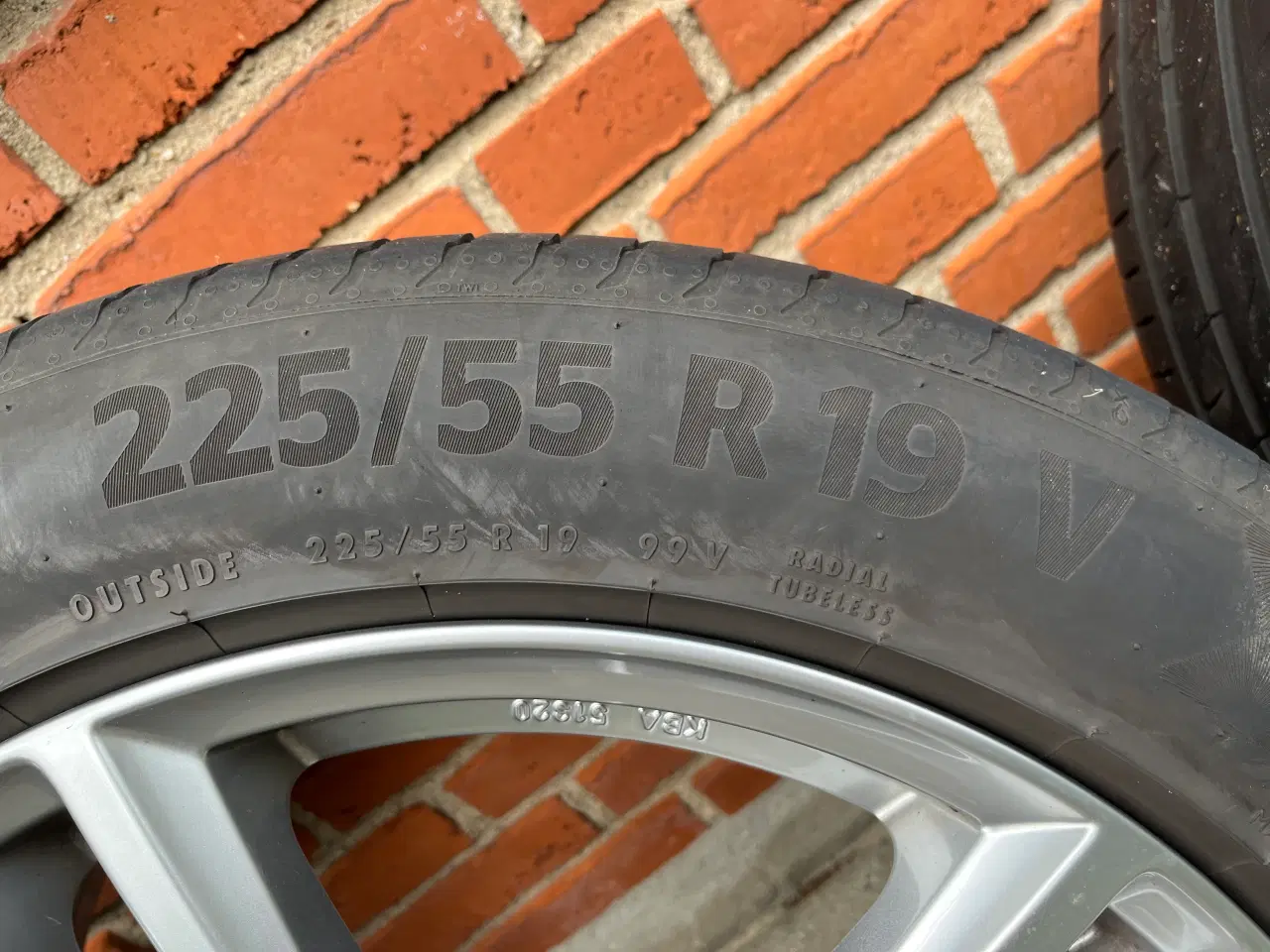 Billede 3 - 19” alufælge med sommerdæk. Krydsmål 5 x 108