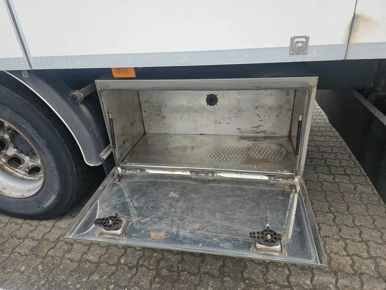 Billede 18 - Volvo FM340, Lukket kasse