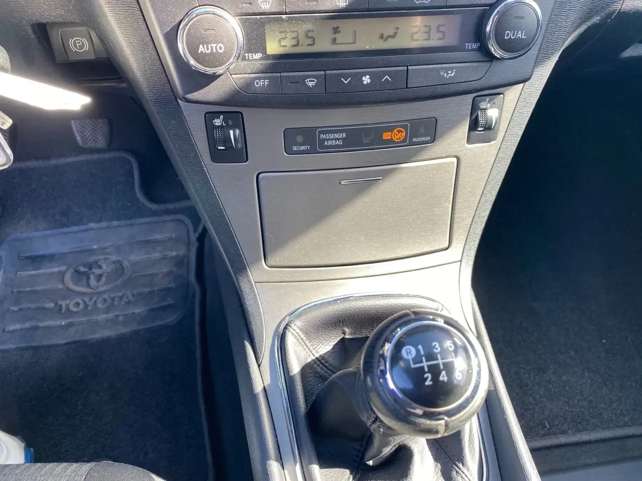 Billede 13 - Toyota Avensis 2,0 VVT-I T2 152HK Stc 6g