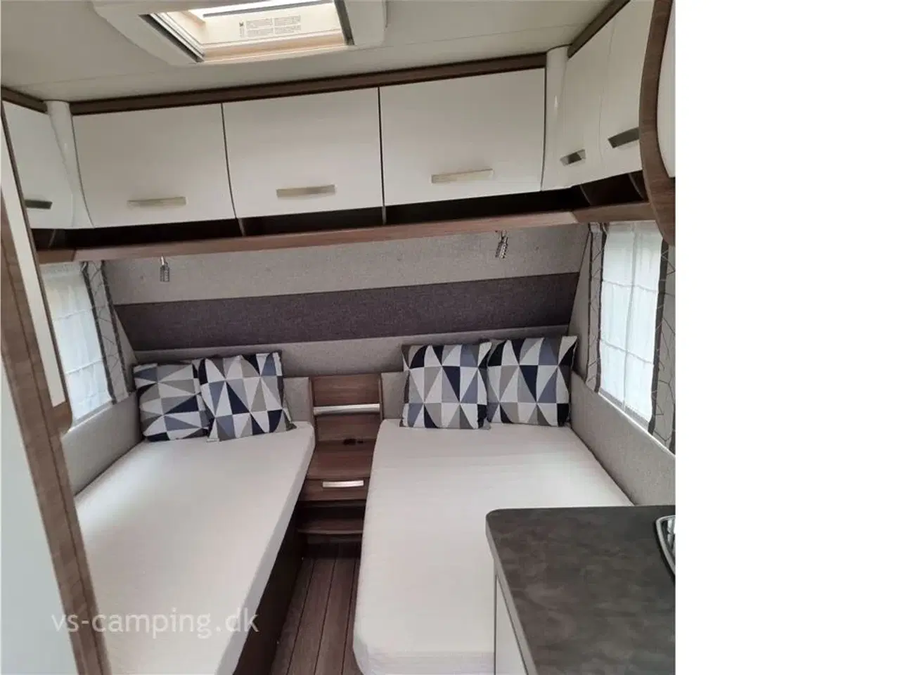 Billede 3 - 2021 - Knaus Sport 460 EU Silver Selection FLOT OG VELHOLDT CAMPINGVOGN MED ENKELTSENGE OG LAMELUDTRÆK