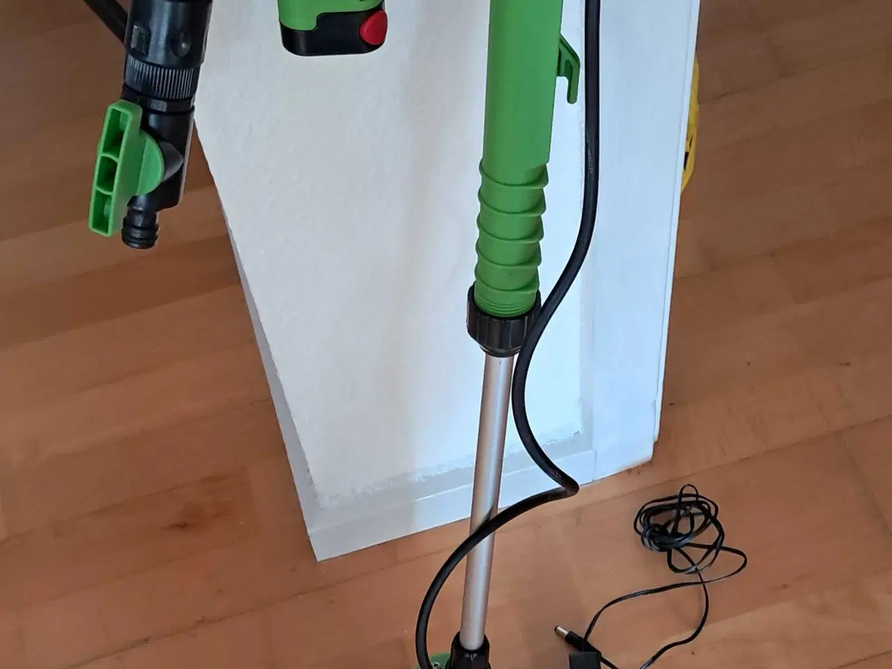 Billede 1 - Plæneklipper og dykpumpe 