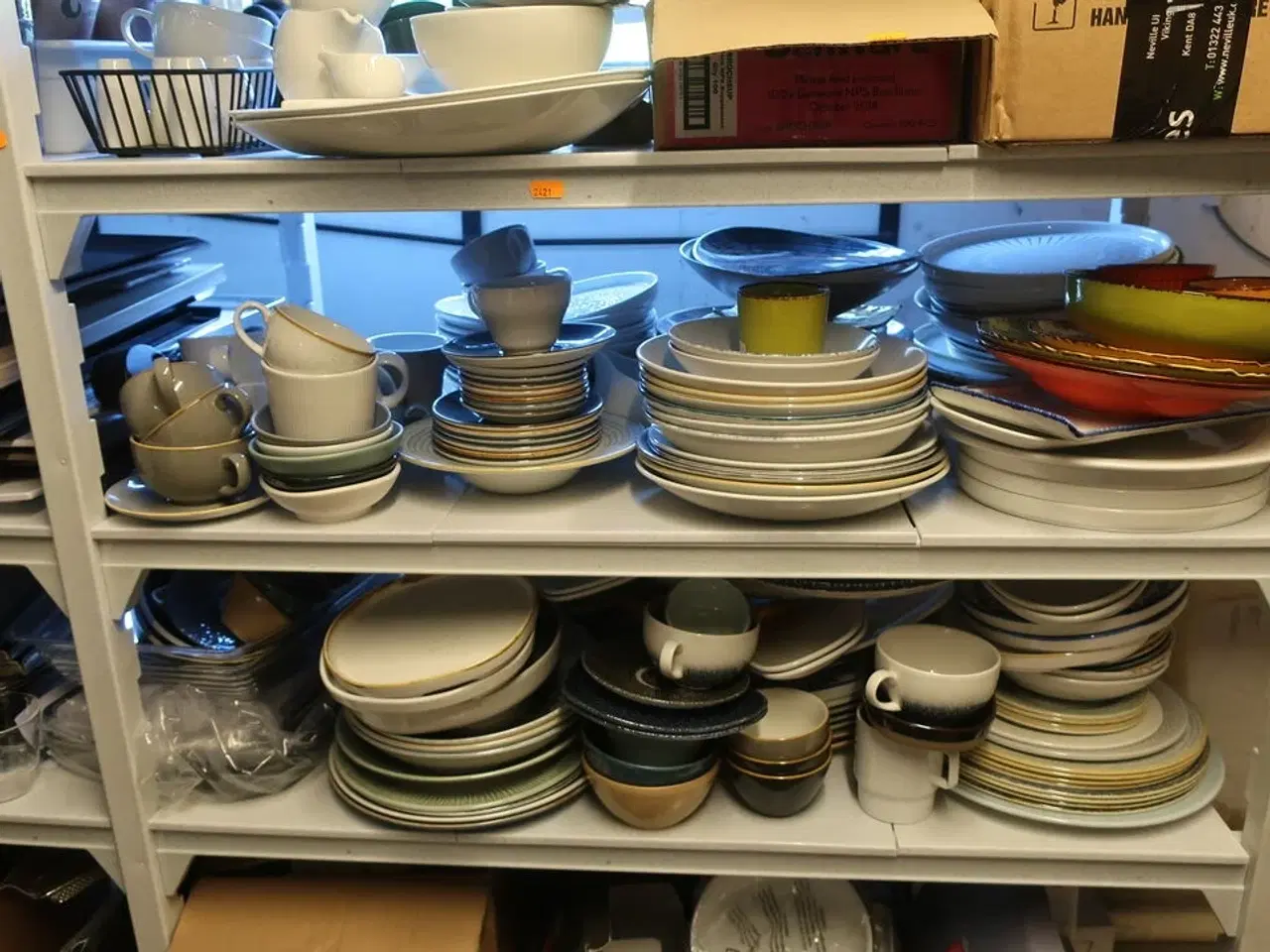 Billede 3 - Reol CAMBRO med indhold
