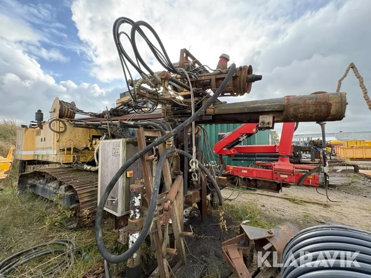 Billede 6 - Gravemaskine Caterpillar 219 ombygget med Knebel boretårn og Fassi kran