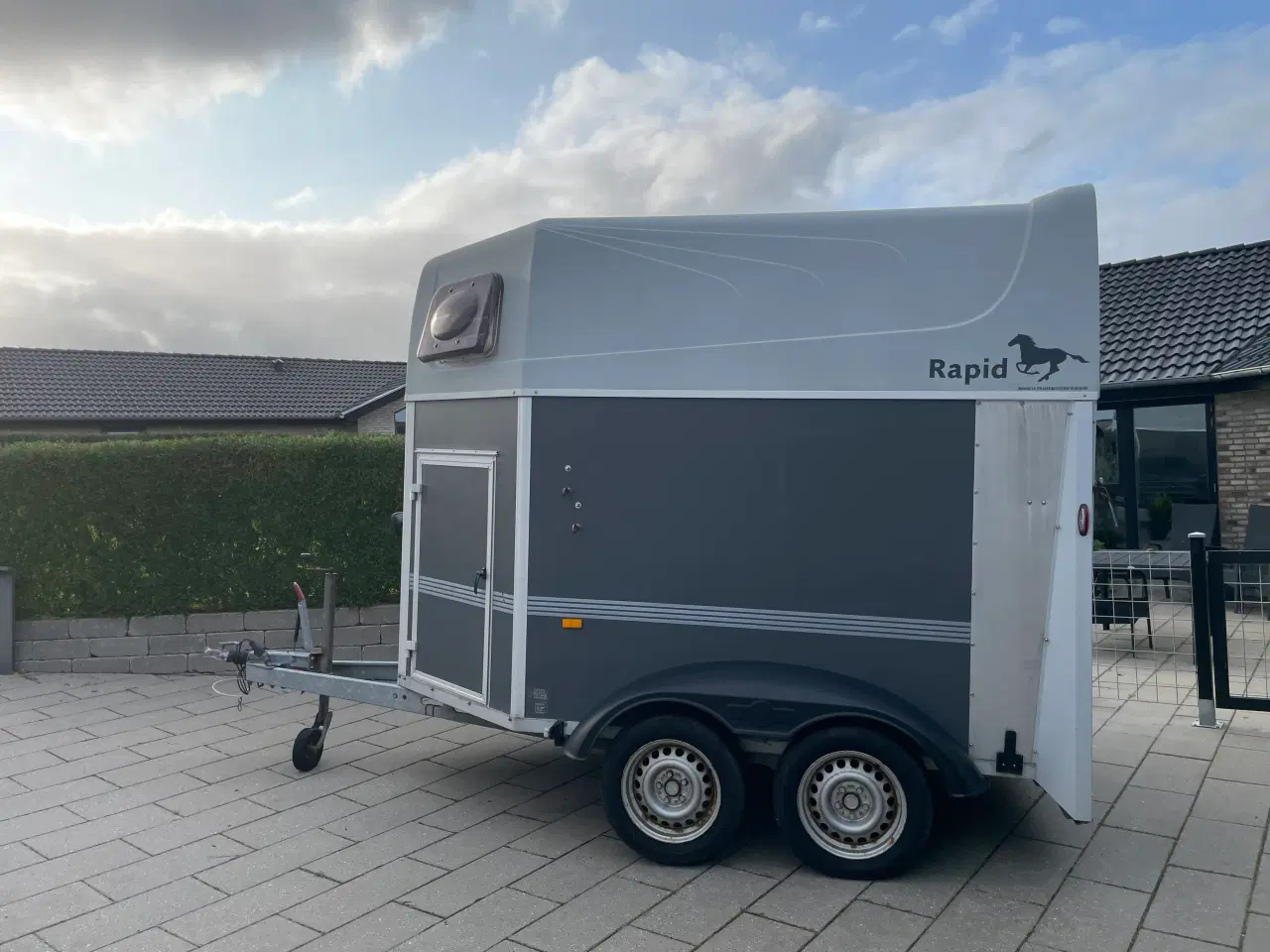 Billede 2 - Humbaur Rapid med saddelrum, ny synet