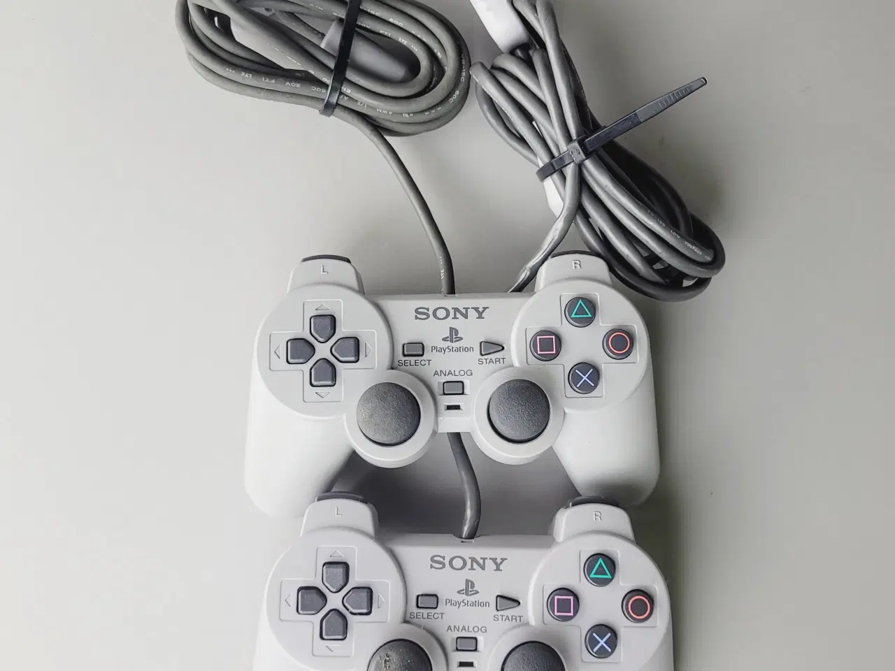 Billede 2 - ⭐️· PlayStation 1 Dual Analog Controllere (2 stk.)