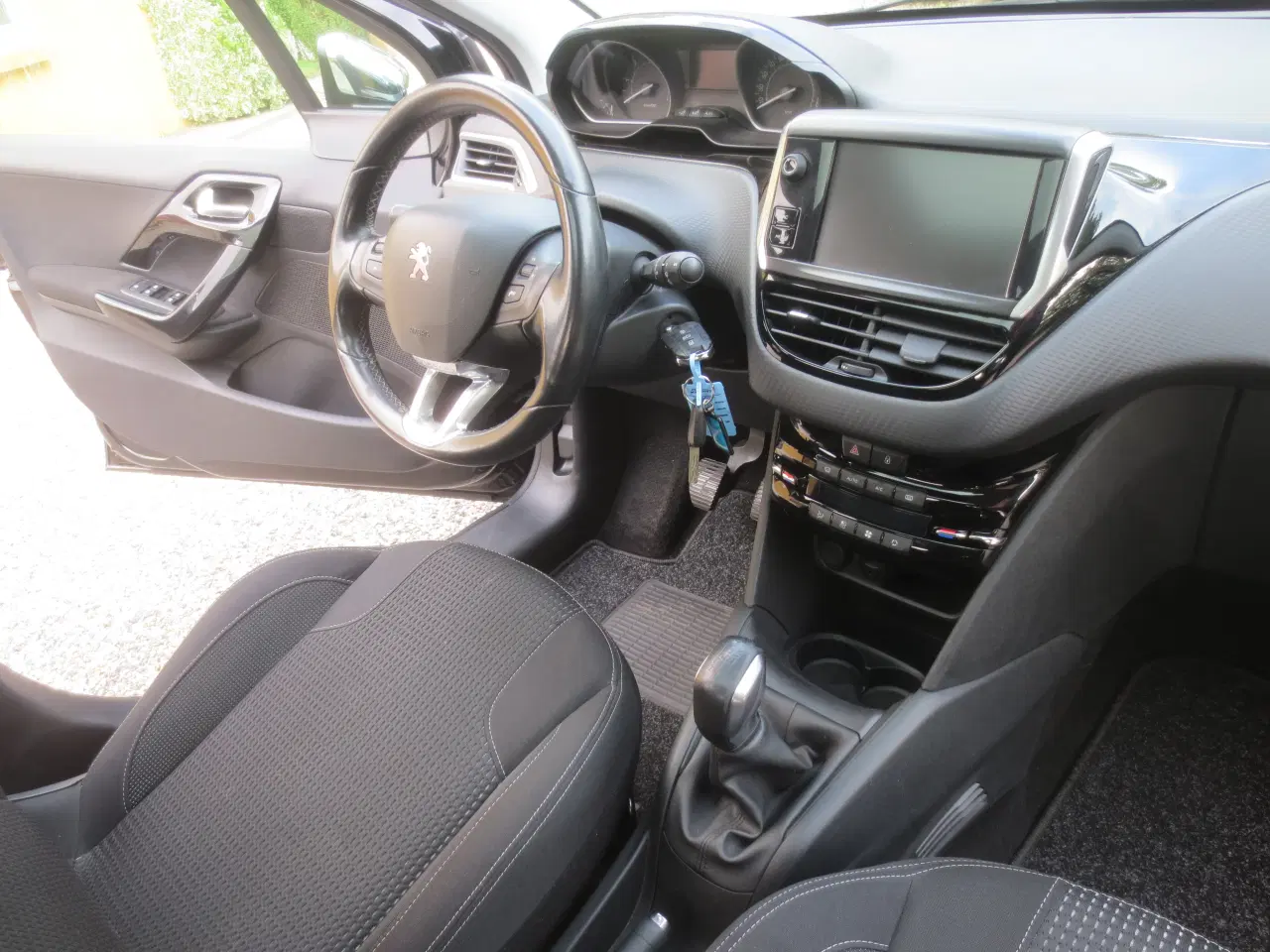 Billede 15 - Peugeot 208 1.6 Blue HDi  År 2017. Nysynet. 