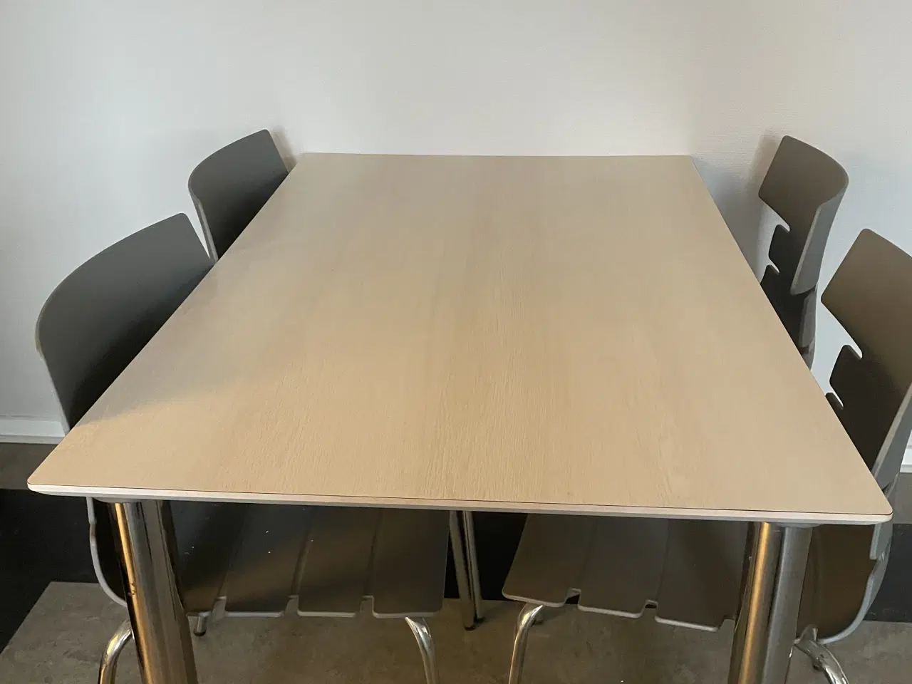 Billede 2 - Kantine møbler sælges billig 