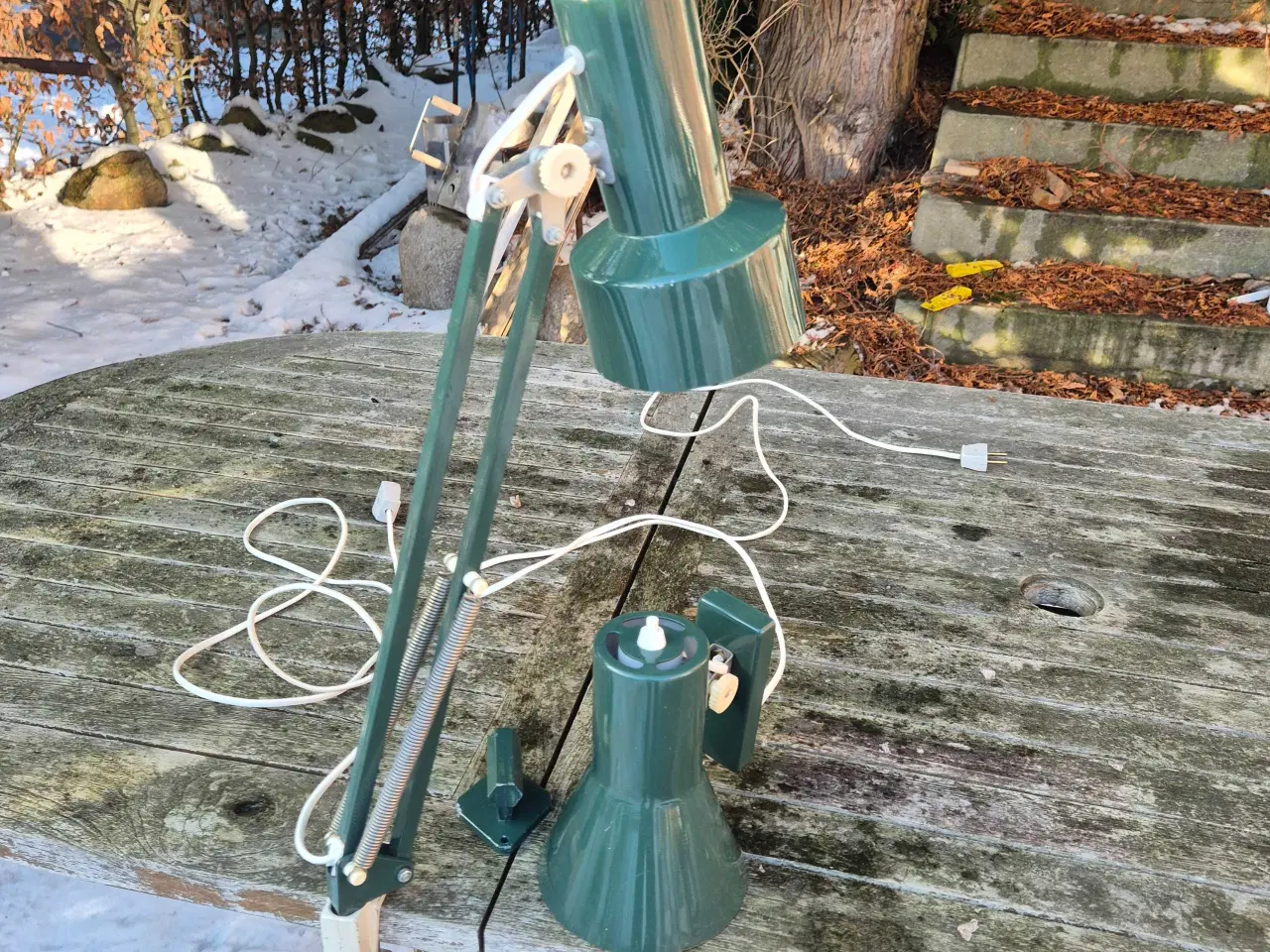 Billede 1 - To forskellige, men matchende grønne væglamper