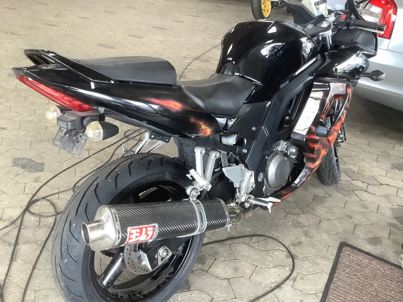 Billede 1 - Suzuki SV650 “F” kun 9600km fra ny nysynet nye dæk