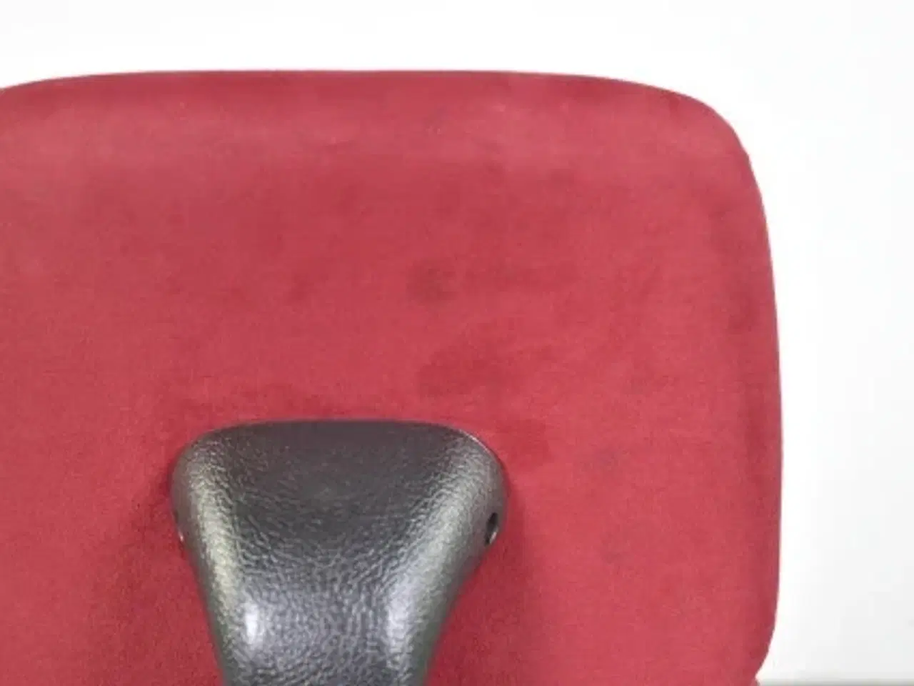 Billede 6 - Häg credo kontorstol med rødt polster og blankt understel