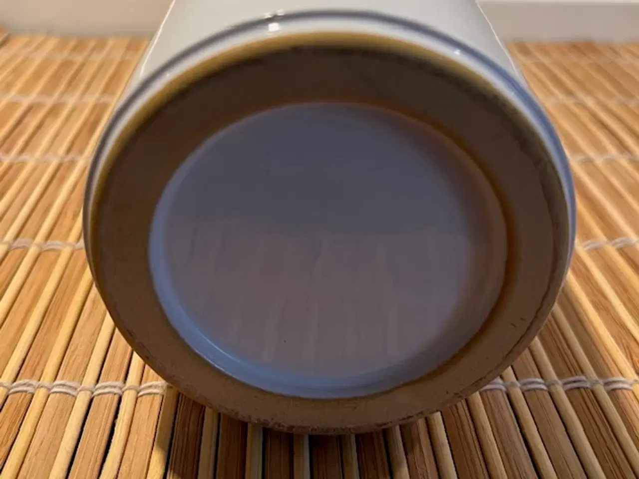 Billede 4 - Klassisk hvid keramikvase fra Grønland Egernsund