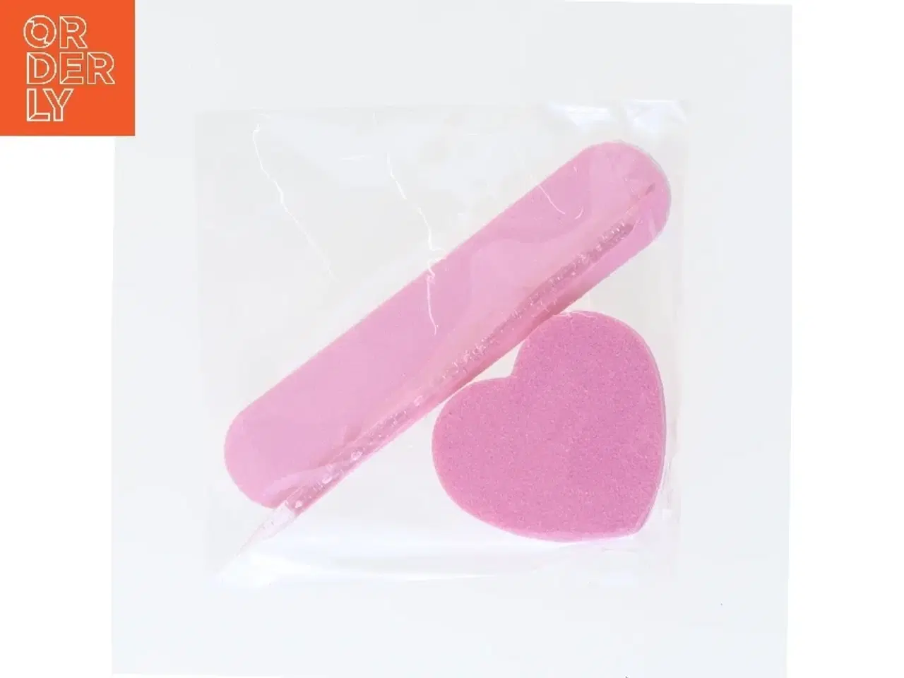 Billede 1 - Sæt med hjerteformet skum og neglefil (str. 9 cm)