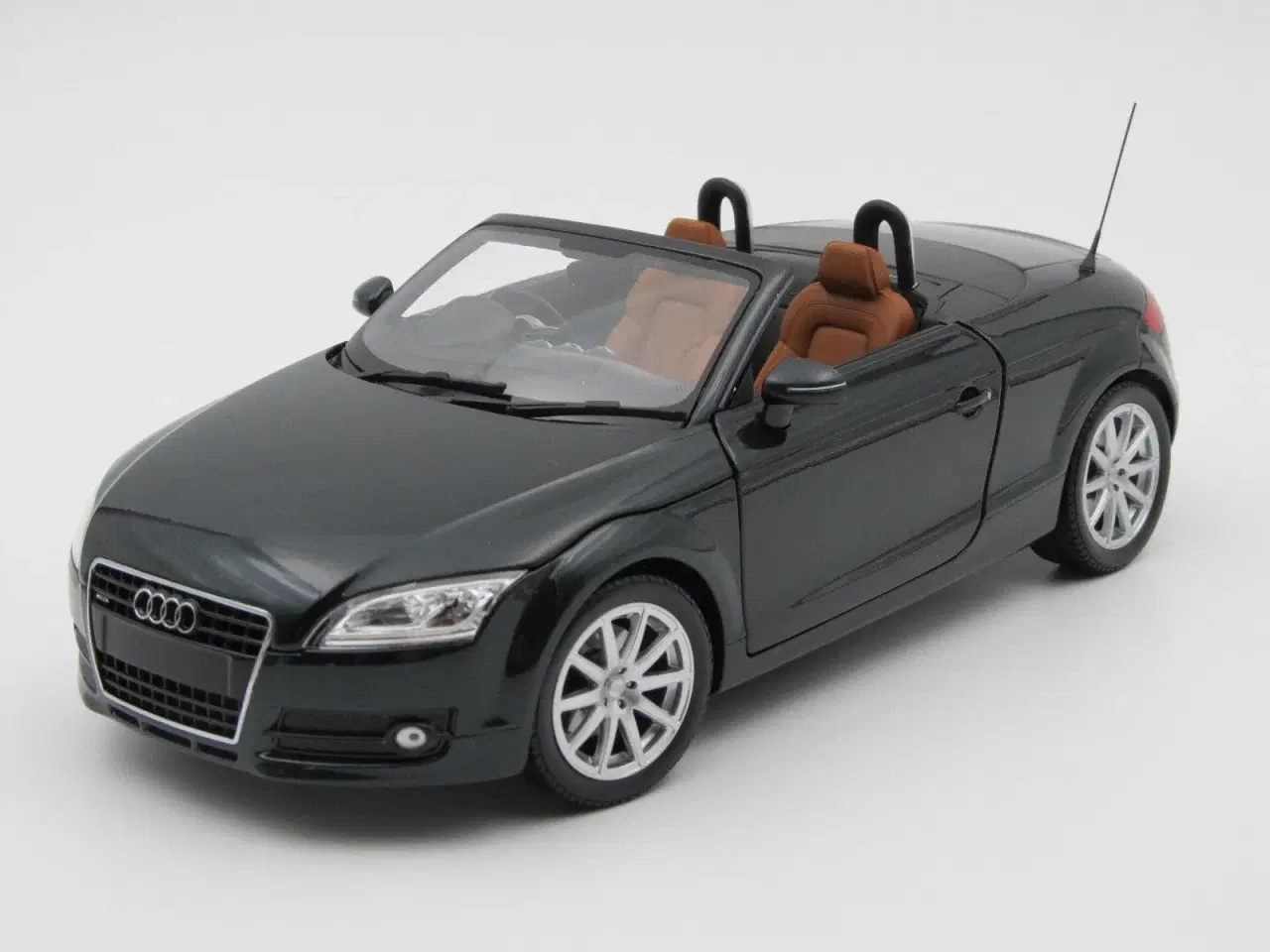 Billede 1 - 2007 Audi TT Roadster 1:18  Super god kv