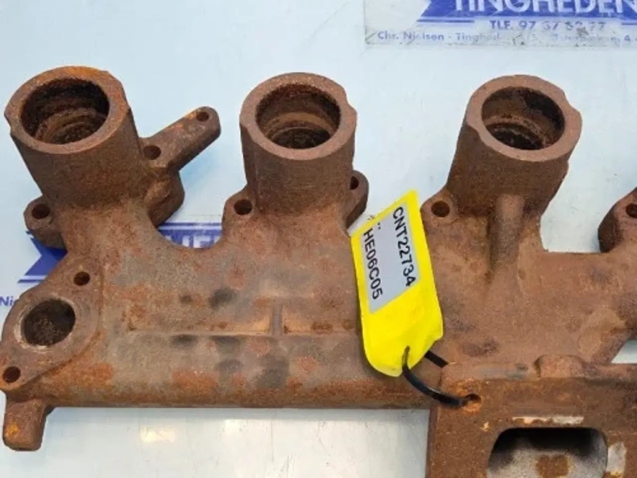 Billede 15 - John Deere  6068   Manifold   R521308