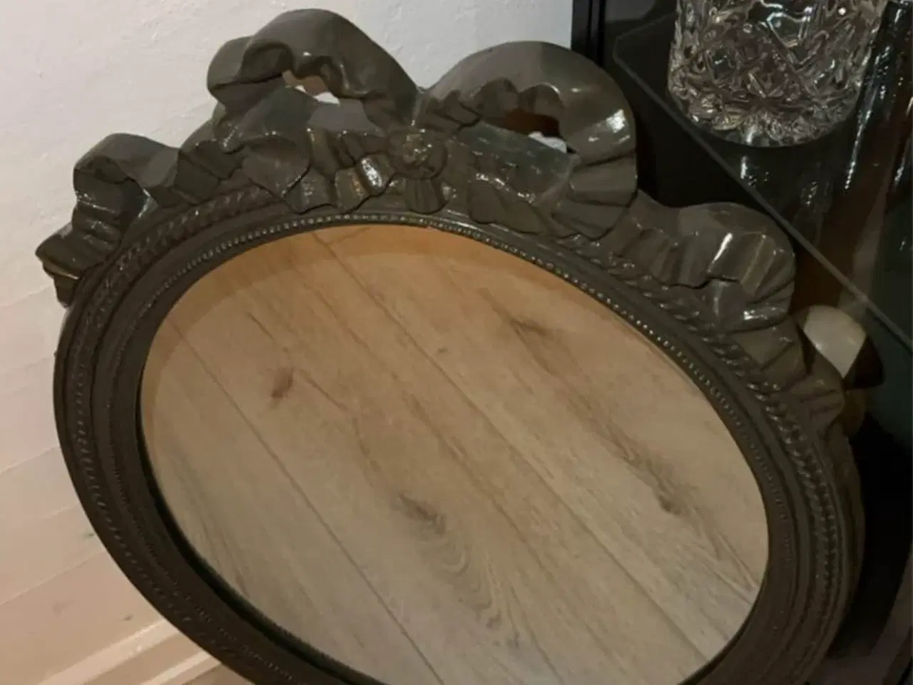 Billede 2 - Antik spejl med sløjfe