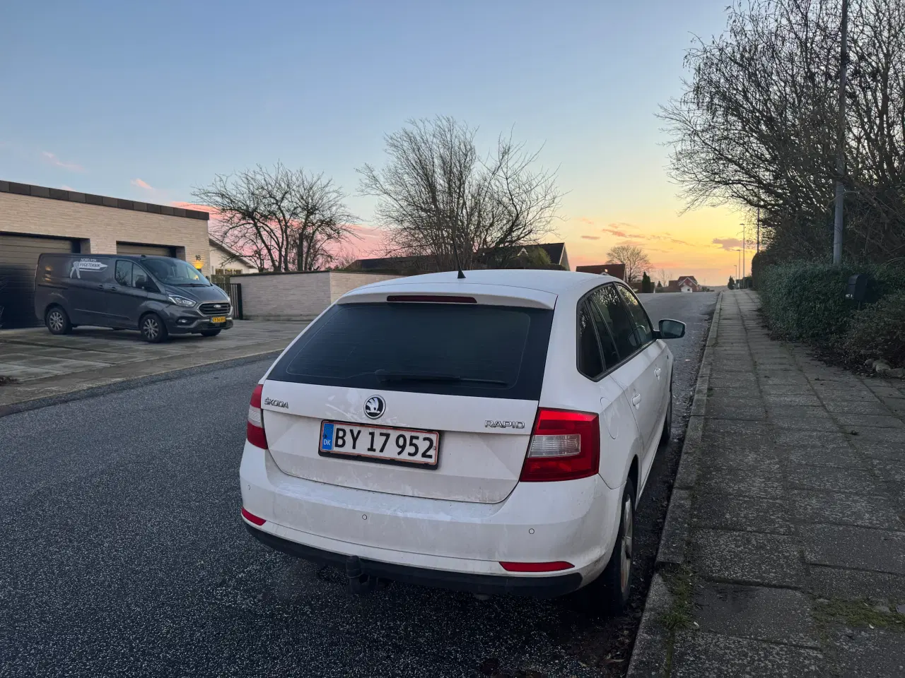 Billede 2 - Skoda Rapid, modelår 2014, Benzin