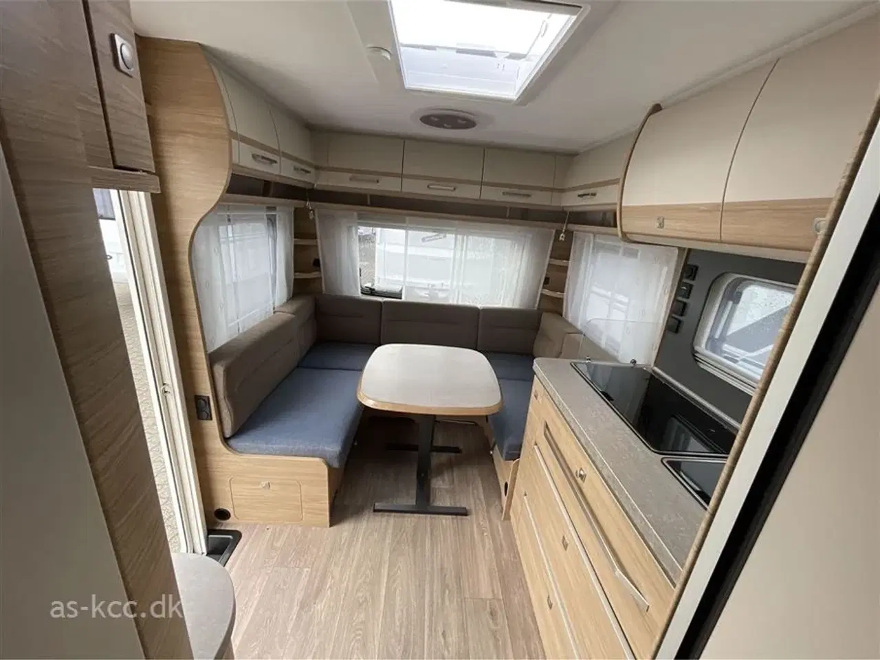 Billede 6 - 2024 - Fendt Bianco Selection 515 SG Fendt Bianco Selection årg. 2024 5 sovepladser, 5 siddepladser, Mover, XT, Thule markise 6300, Truma klimaanlæg, Cykelstativ, Kombistik, Gasudtag.