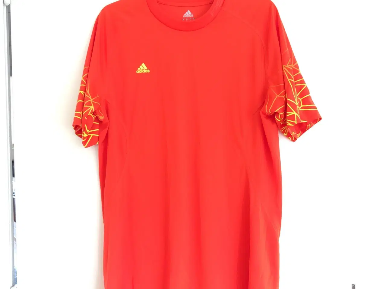 Billede 1 - Adidas climate orangerød sportsbluse str L