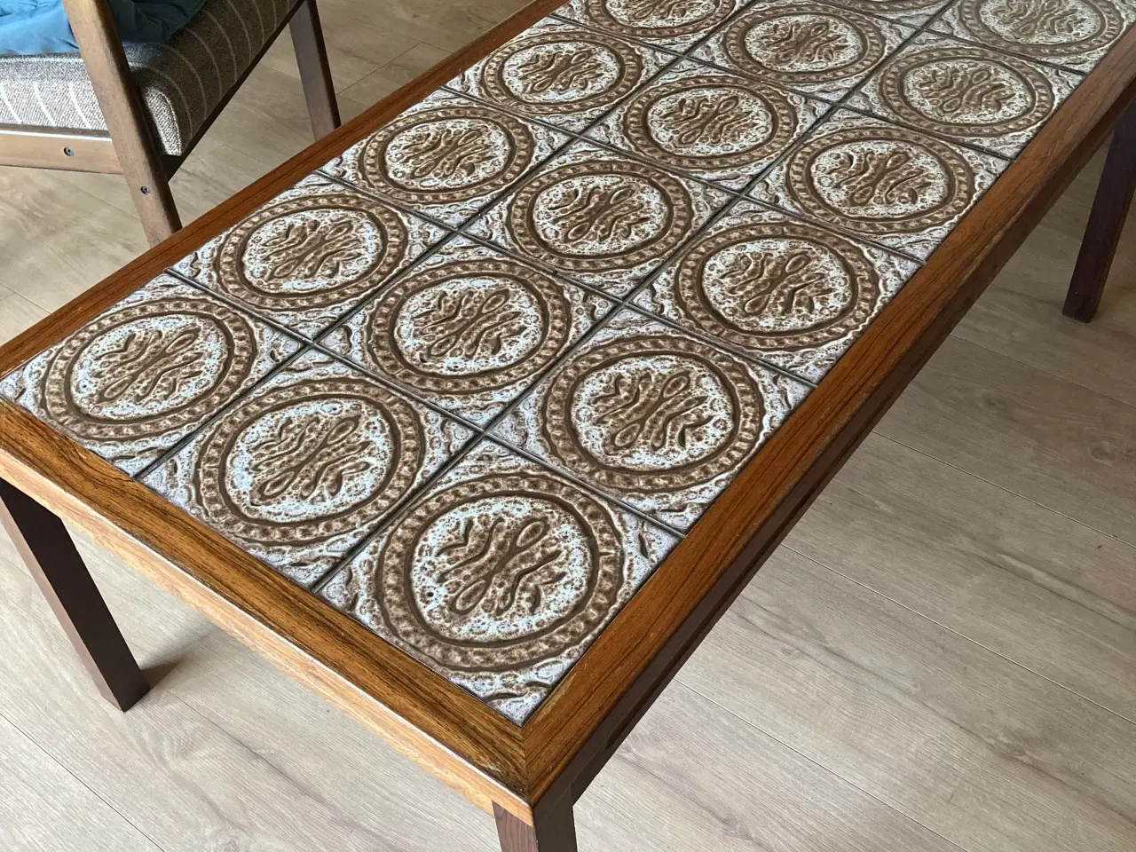 Billede 1 - Sofabord med kakler (sidste dag 28.04.26)