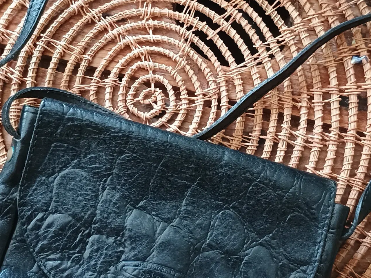 Billede 2 - Belsac håndtaske sort med lang rem 