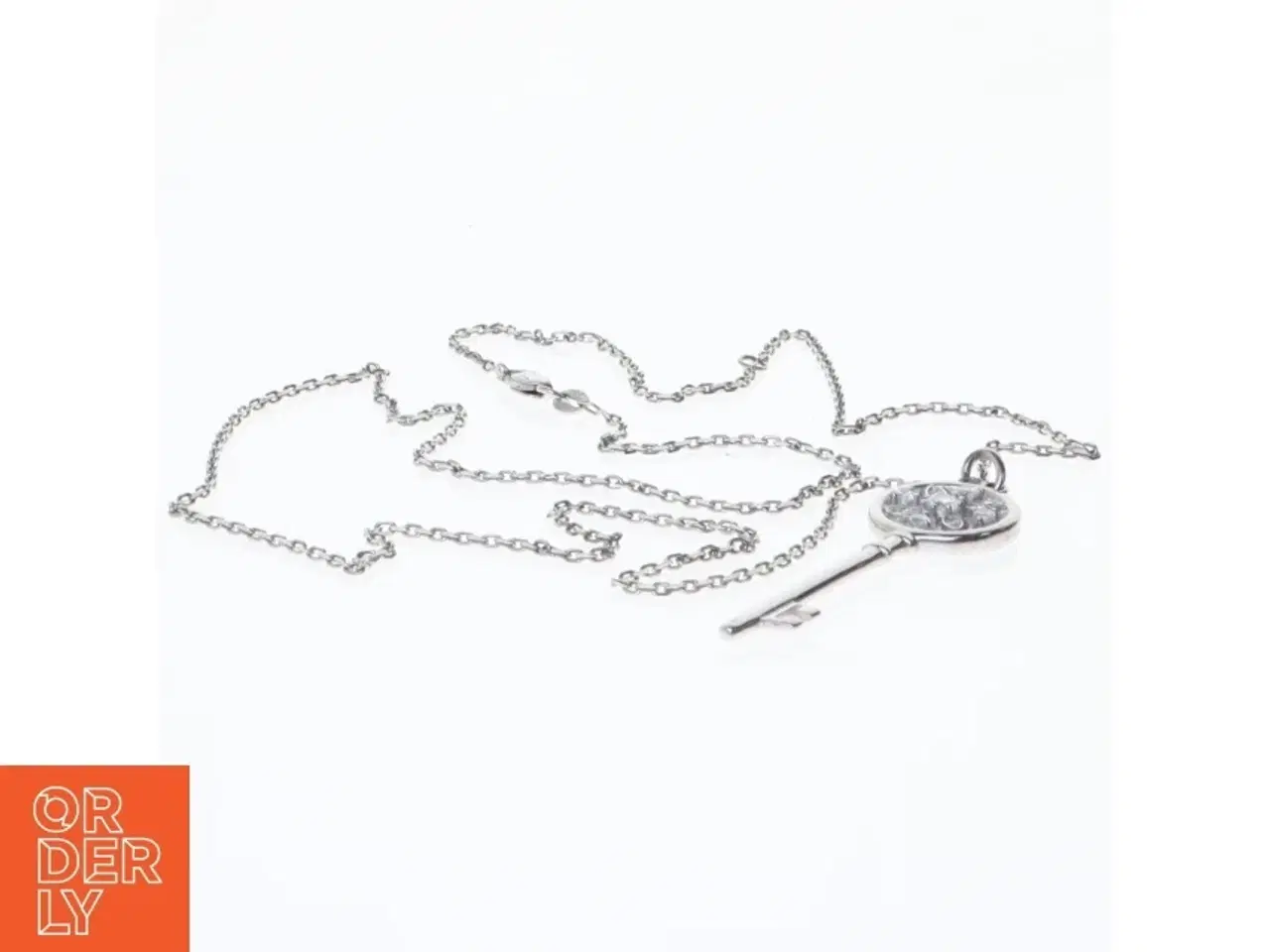 Billede 3 - Sølvfarvet nøgle halskæde (str. Ø 21 cm)