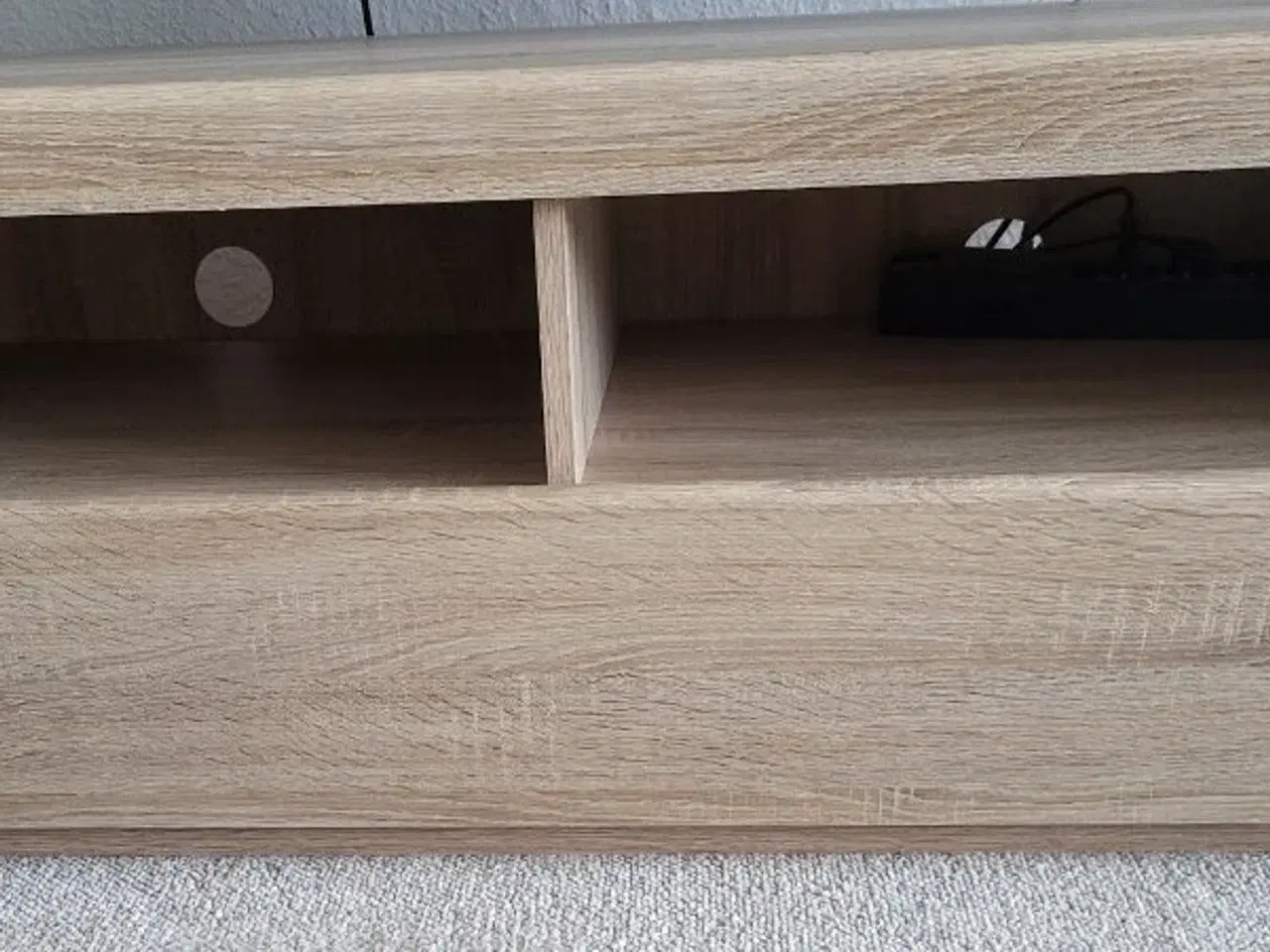 Billede 2 - TV-skab med 2 skuffer – til salg