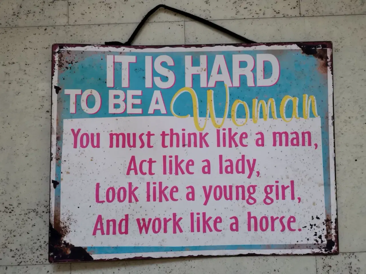 Billede 1 - Its hard to be a woman skilt