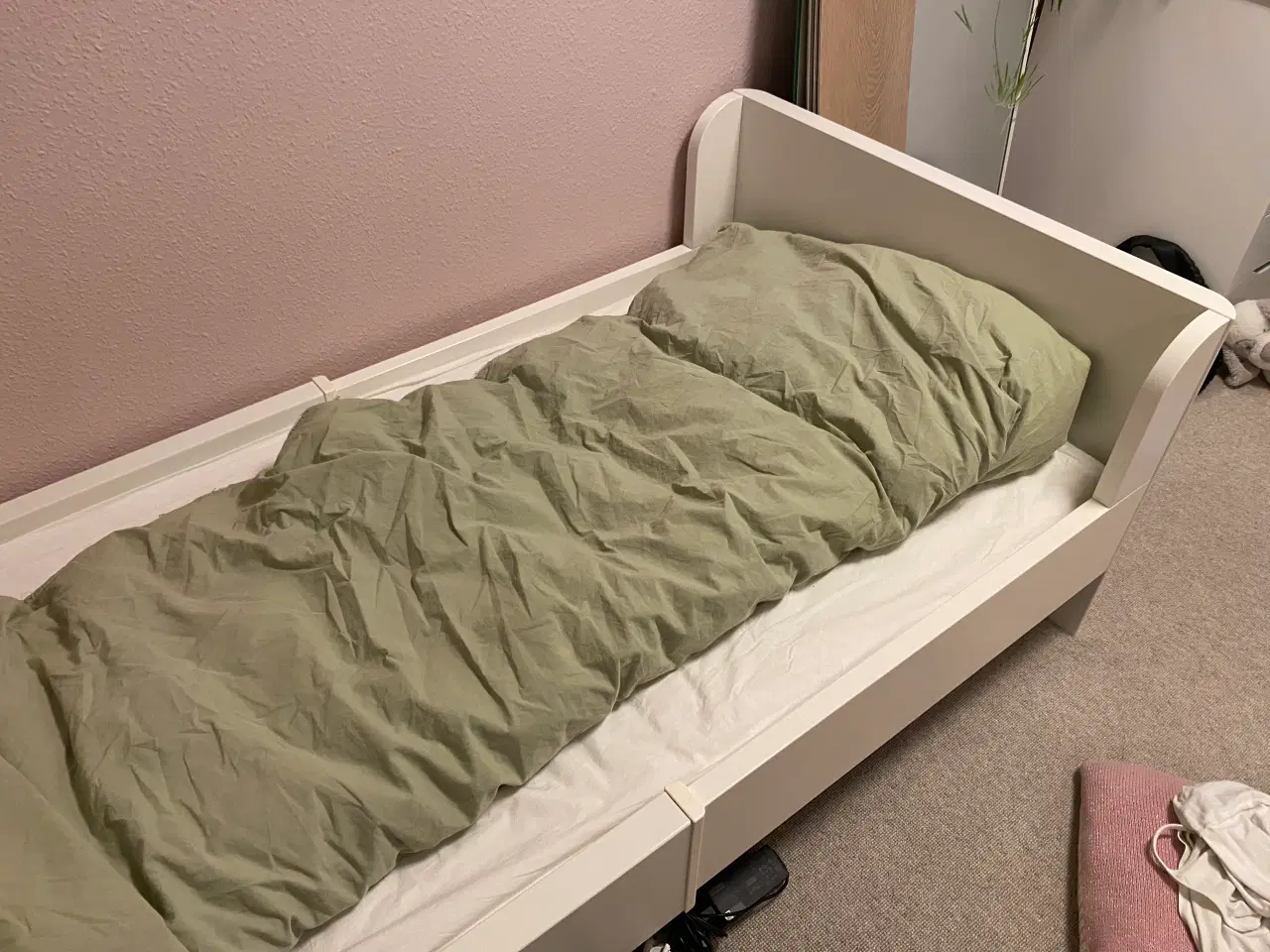 Billede 2 - Ikea Busunge udtræksseng gives væk.