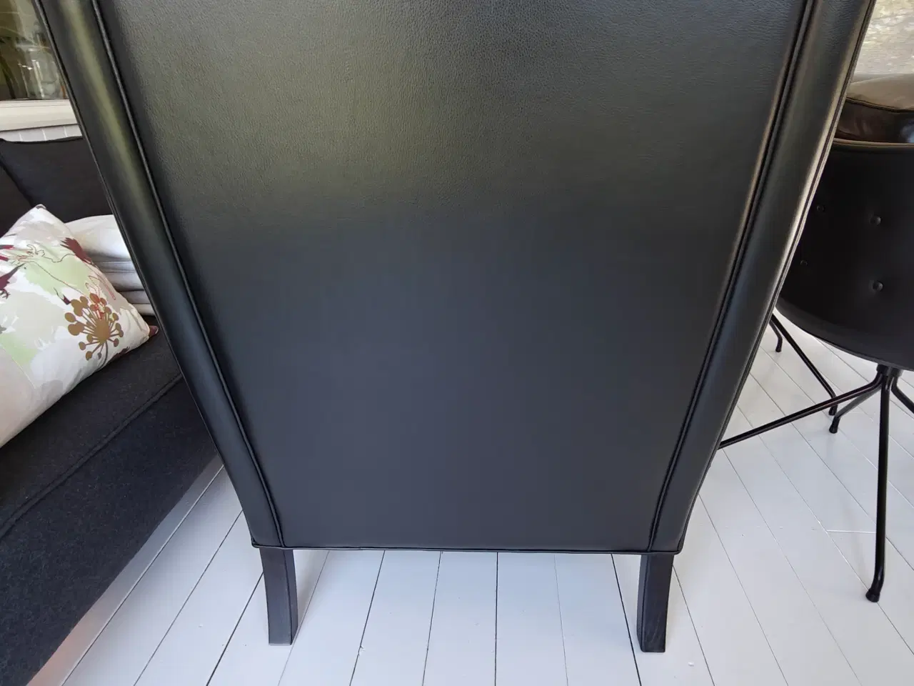 Billede 10 - Øreklapstol med skammel fra Grandt Design