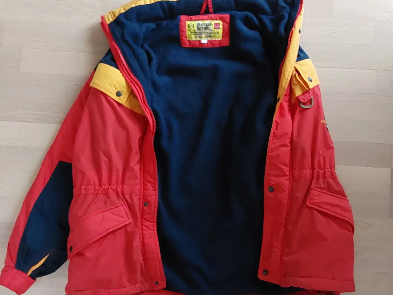 Billede 3 - Skijakke, flot og dejlig varm str. S.