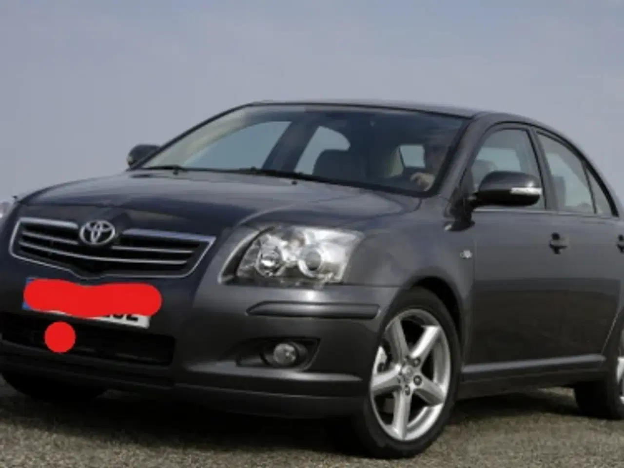 Billede 1 - Købes Toyota Avensis Benzin 2004-