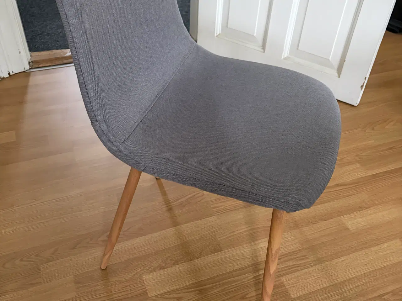 Billede 2 - Spisebord med 6 stole