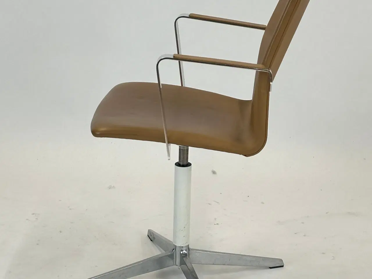 Billede 4 - Four Design - 4-Cast® XL Mødestol (Lysebrun)
