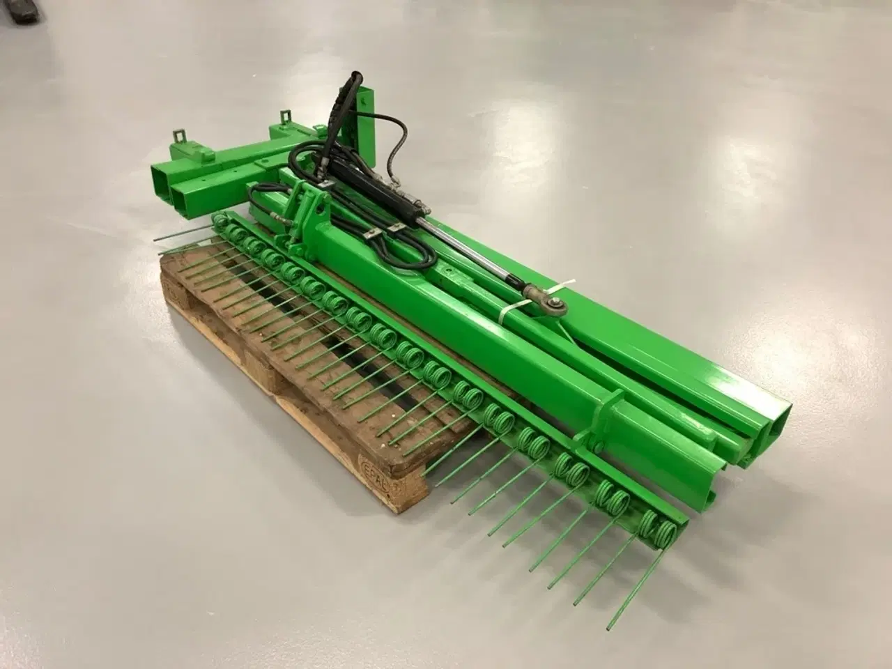 Billede 3 - Avant Halmrive