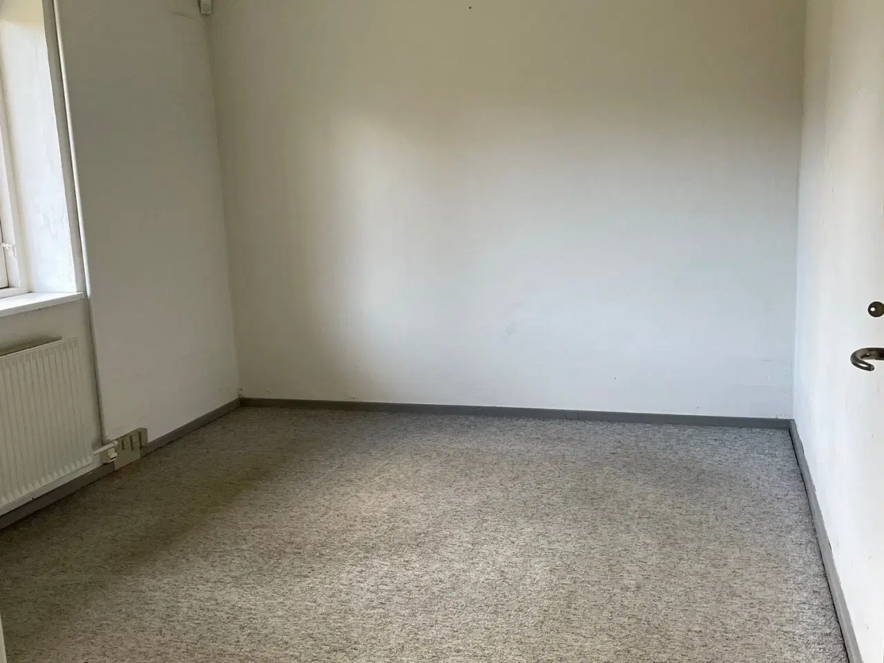 Billede 10 - Kontor/butikslejemål i præsentabel etplans erhvervsejendom