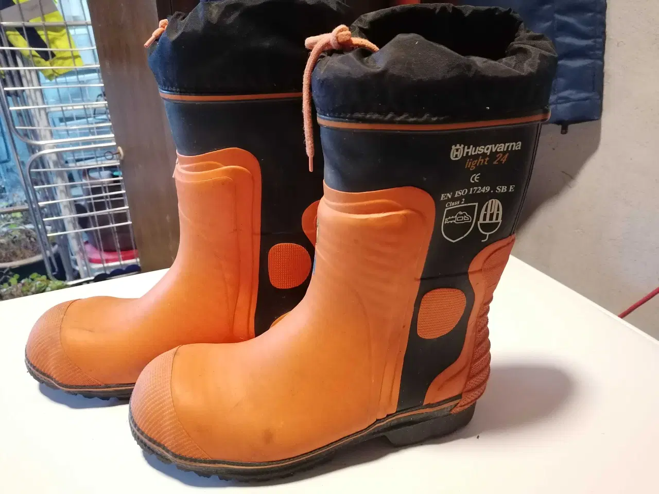 Billede 1 - Skærestøvler Str 47 / 48 til Motorsav 