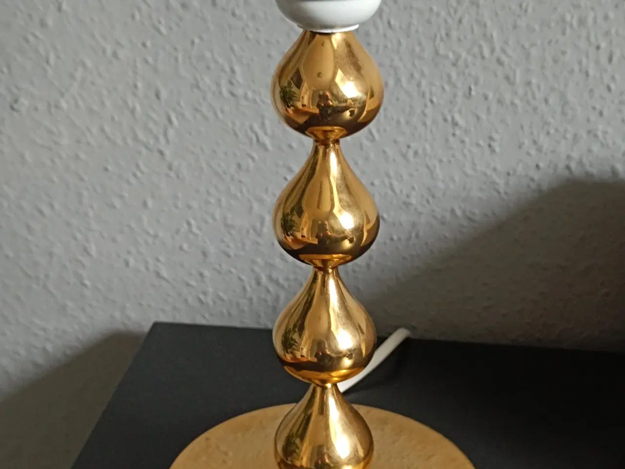 Billede 2 - Smuk lampe med orginal skærm