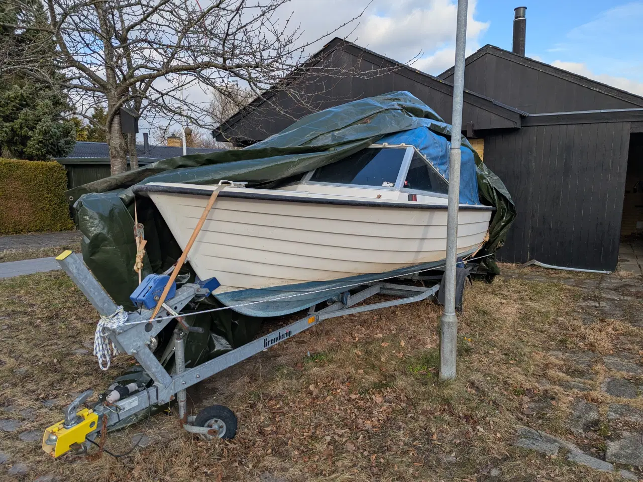 Billede 2 - Motorbåd m. trailer