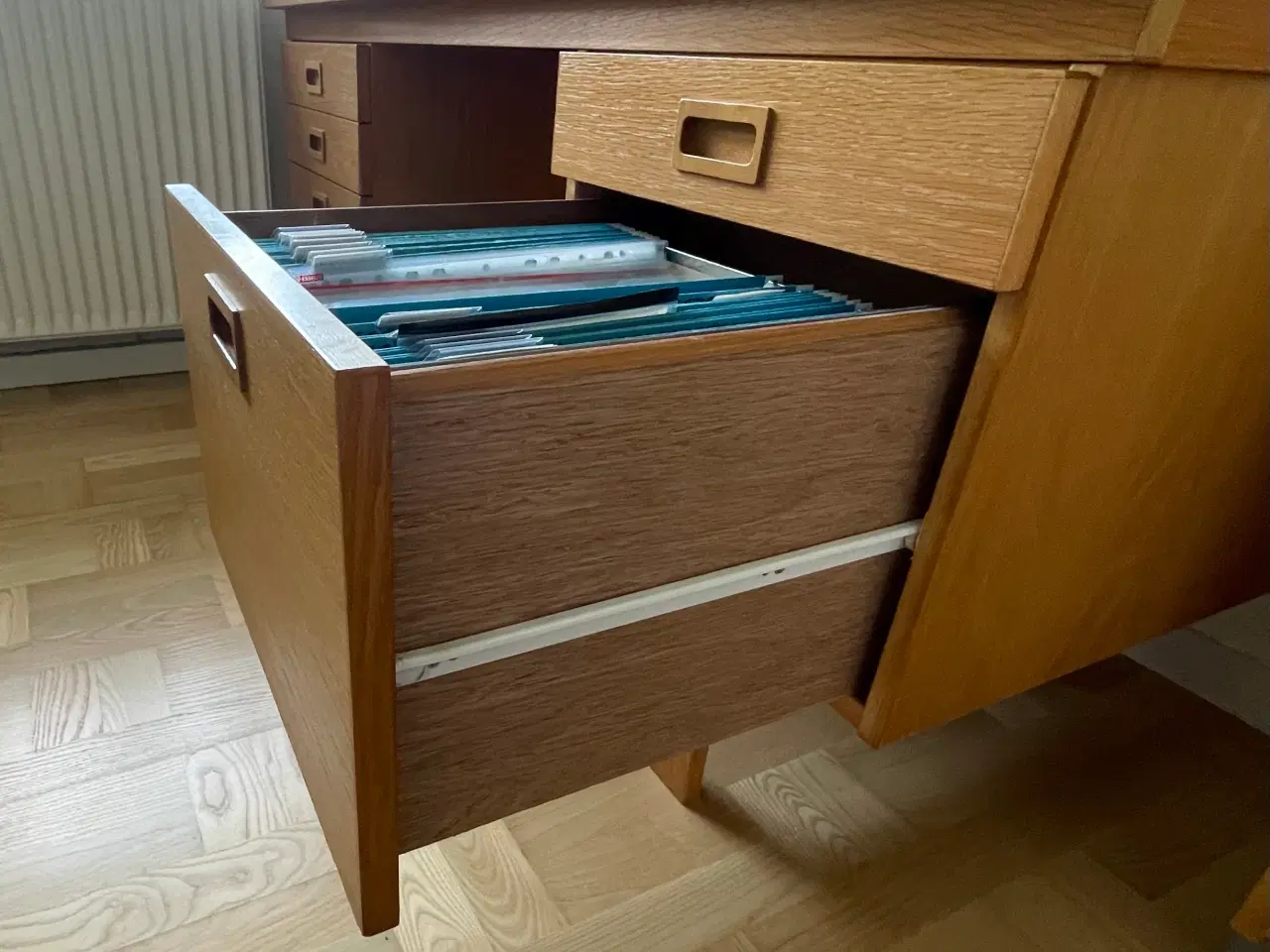 Billede 2 - Skrivebord i lys eg
