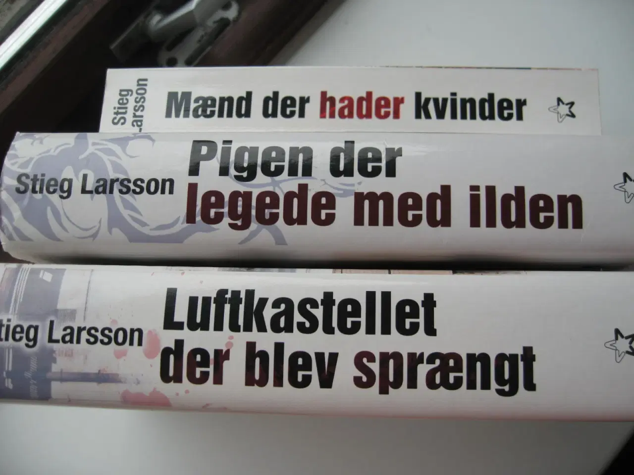 Billede 1 - Millenium trilogien af Stieg Larsson