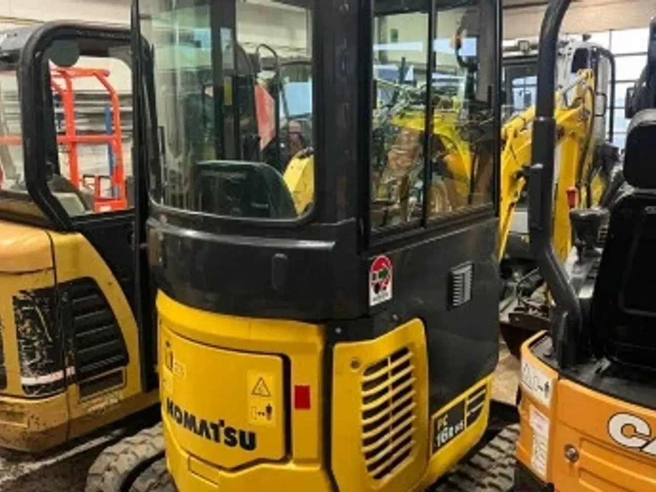 Billede 2 - Komatsu PC16 - 1.770 kg. Minigraver / 3 skovle