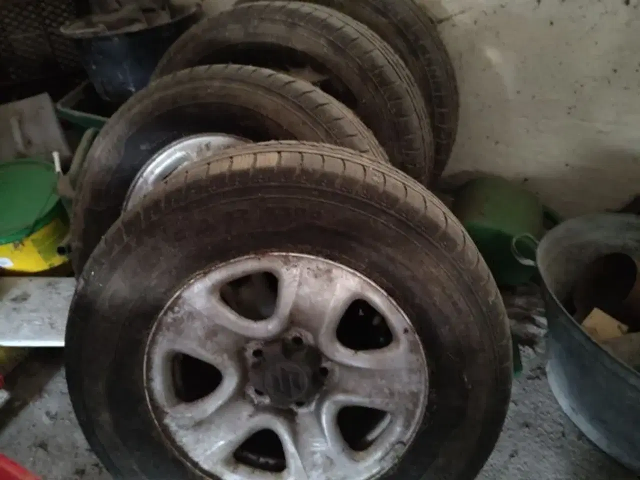 Billede 1 - 4 pæne stålfælge med dæk