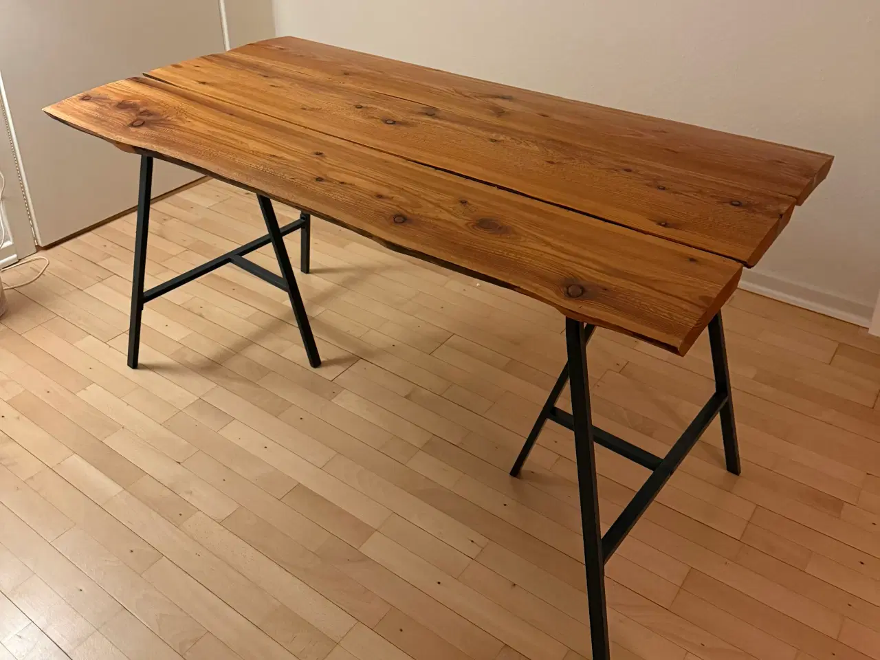 Billede 1 - Hjemmelavet plankebord