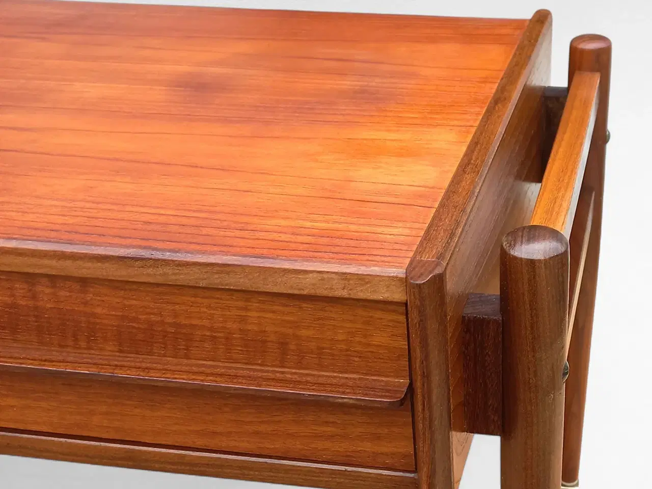 Billede 2 - Elegant Teak Sybord/Sidebord fra 1960’erne – Dansk