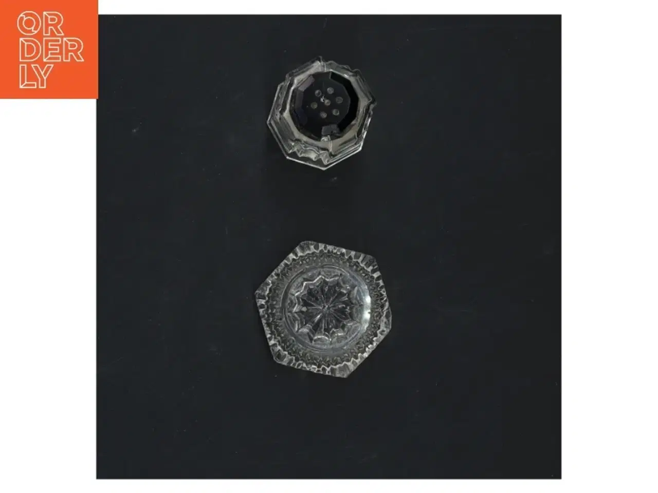 Billede 2 - Salt- og peber sæt i facetteret krystal glas (str. 6x3 cm)