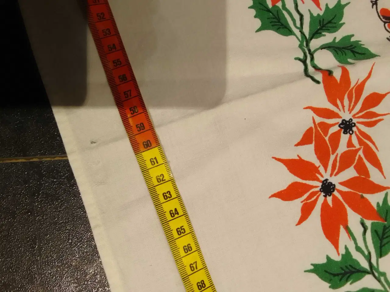 Billede 5 - Daells varehus juledug /juletræstæppe