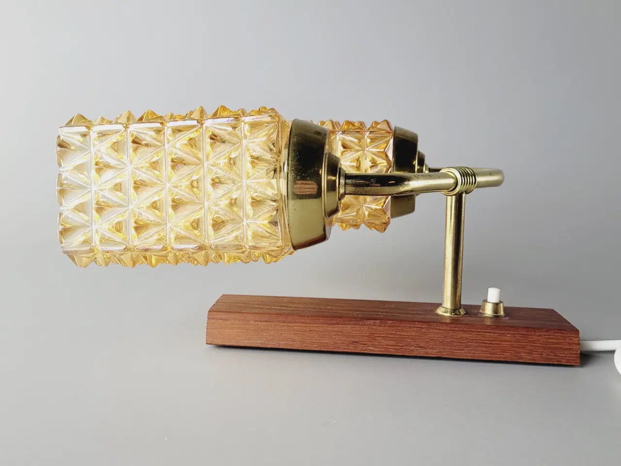 Billede 5 - ⭐️- Smuk retro væglampe i teak, messing og glas
