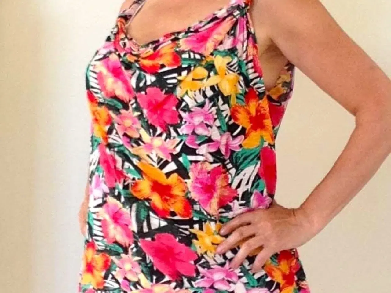 Billede 3 - Top med hawaiiblomster